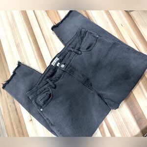 Ava & Viv 16W Blk Faded Stretch Ankle Jeans with raw edge